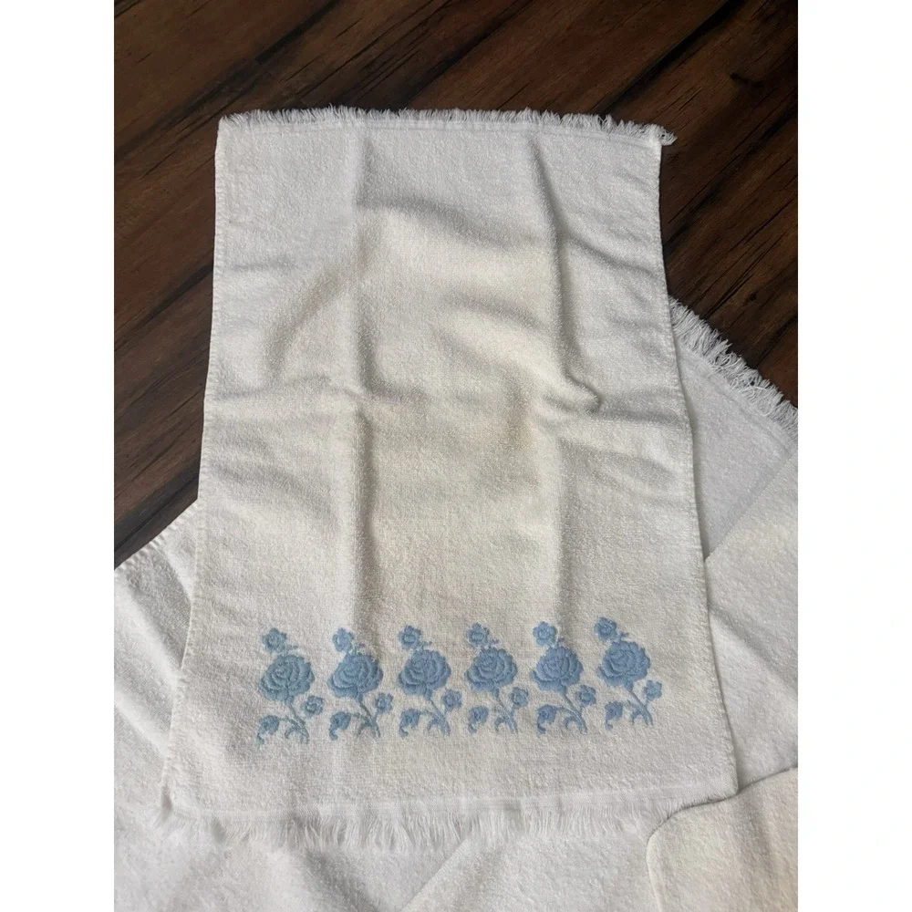 Vintage Dundee 7 Piece Set Bath & Hand Towel Retro Blue Floral Embroidery U.S.A.